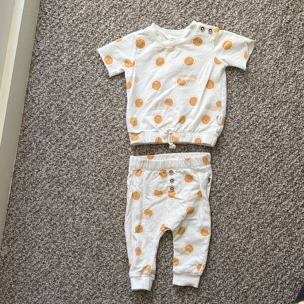 Rabbit + Bear suns outfit - Picture 2 of 4